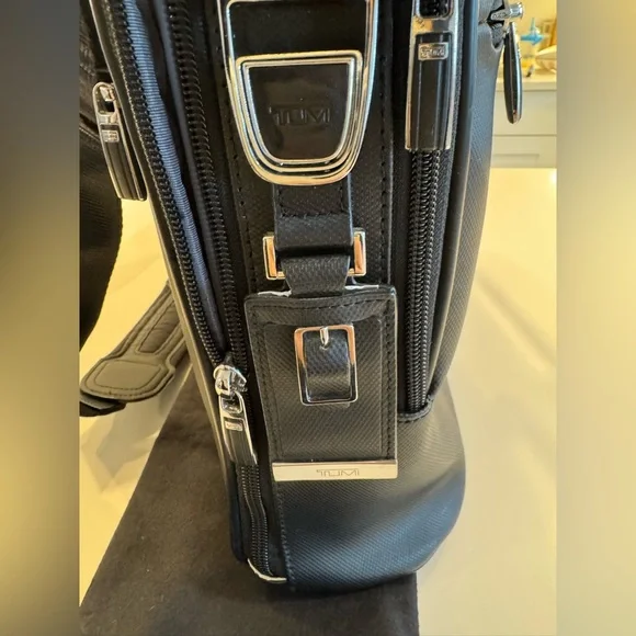 Tumi Narita Slim Black Briefcase - Picture 9 of 14